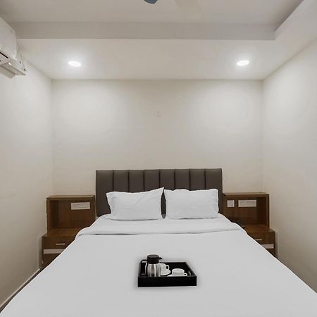 Townhouse Dj Grand Hotel Tirupati Ngoại thất bức ảnh