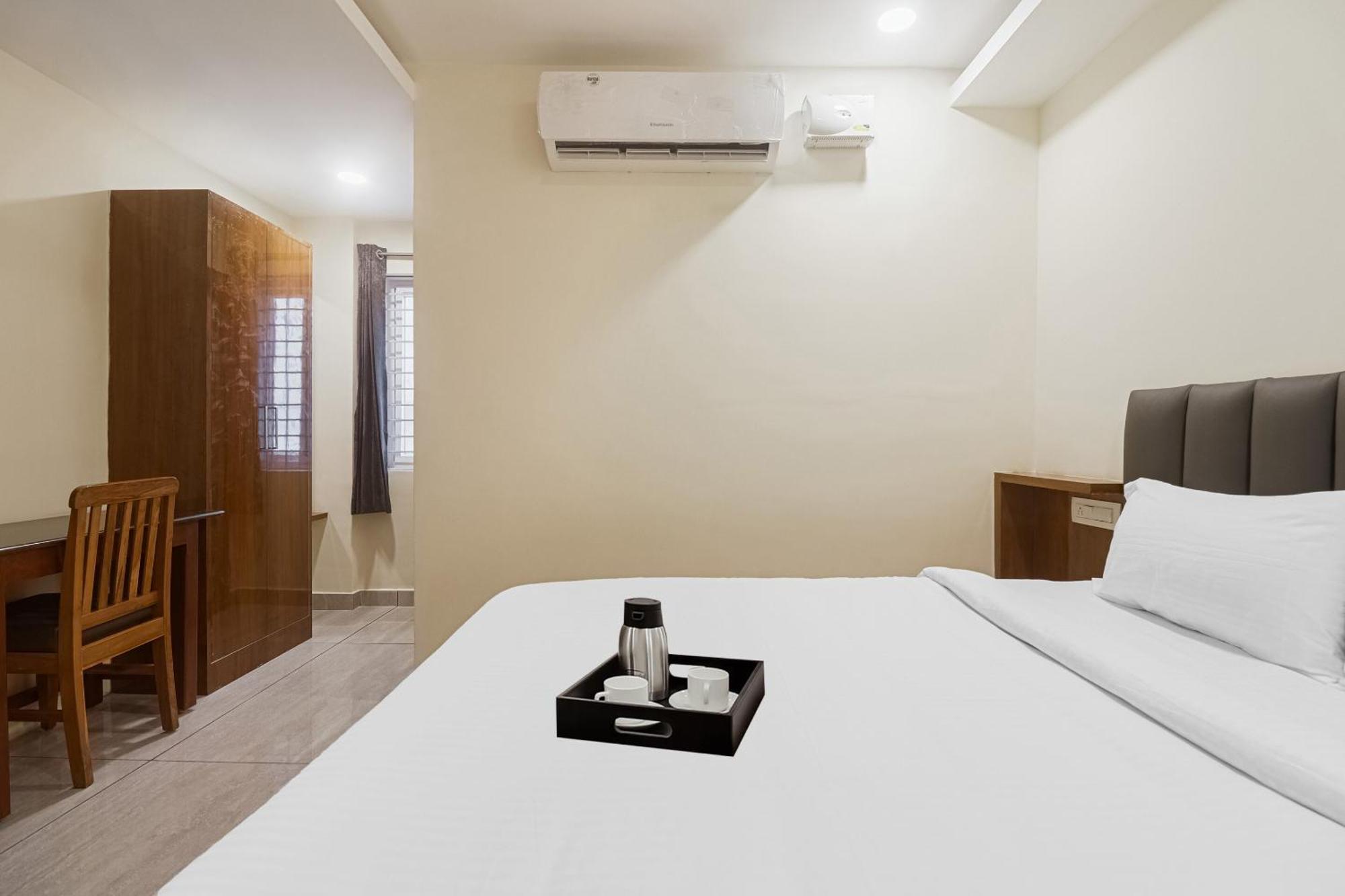 Townhouse Dj Grand Hotel Tirupati Ngoại thất bức ảnh