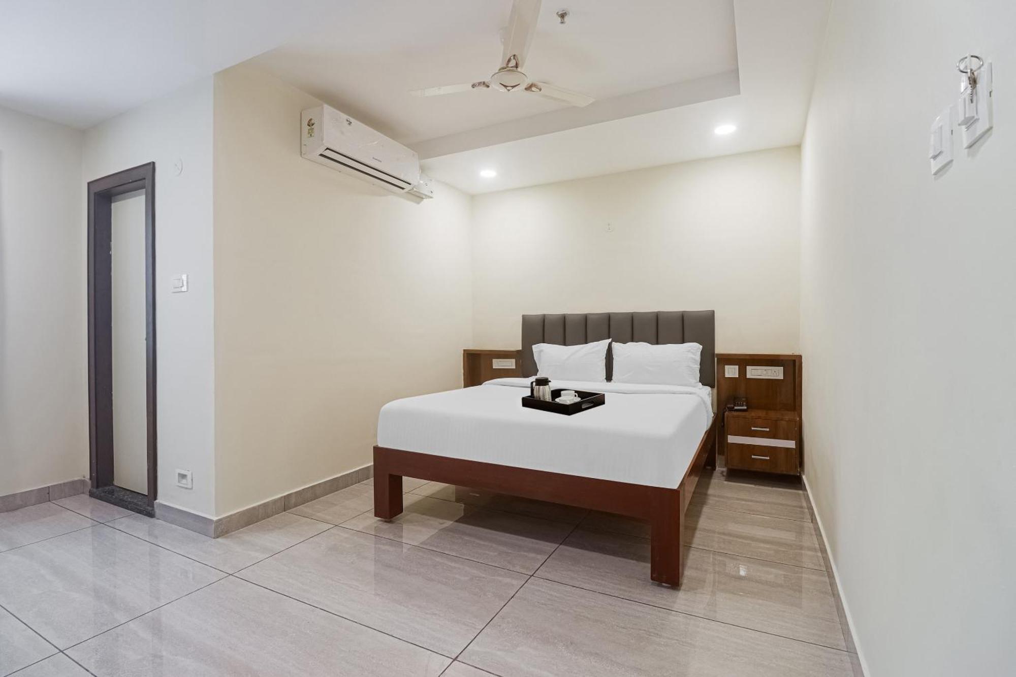 Townhouse Dj Grand Hotel Tirupati Ngoại thất bức ảnh