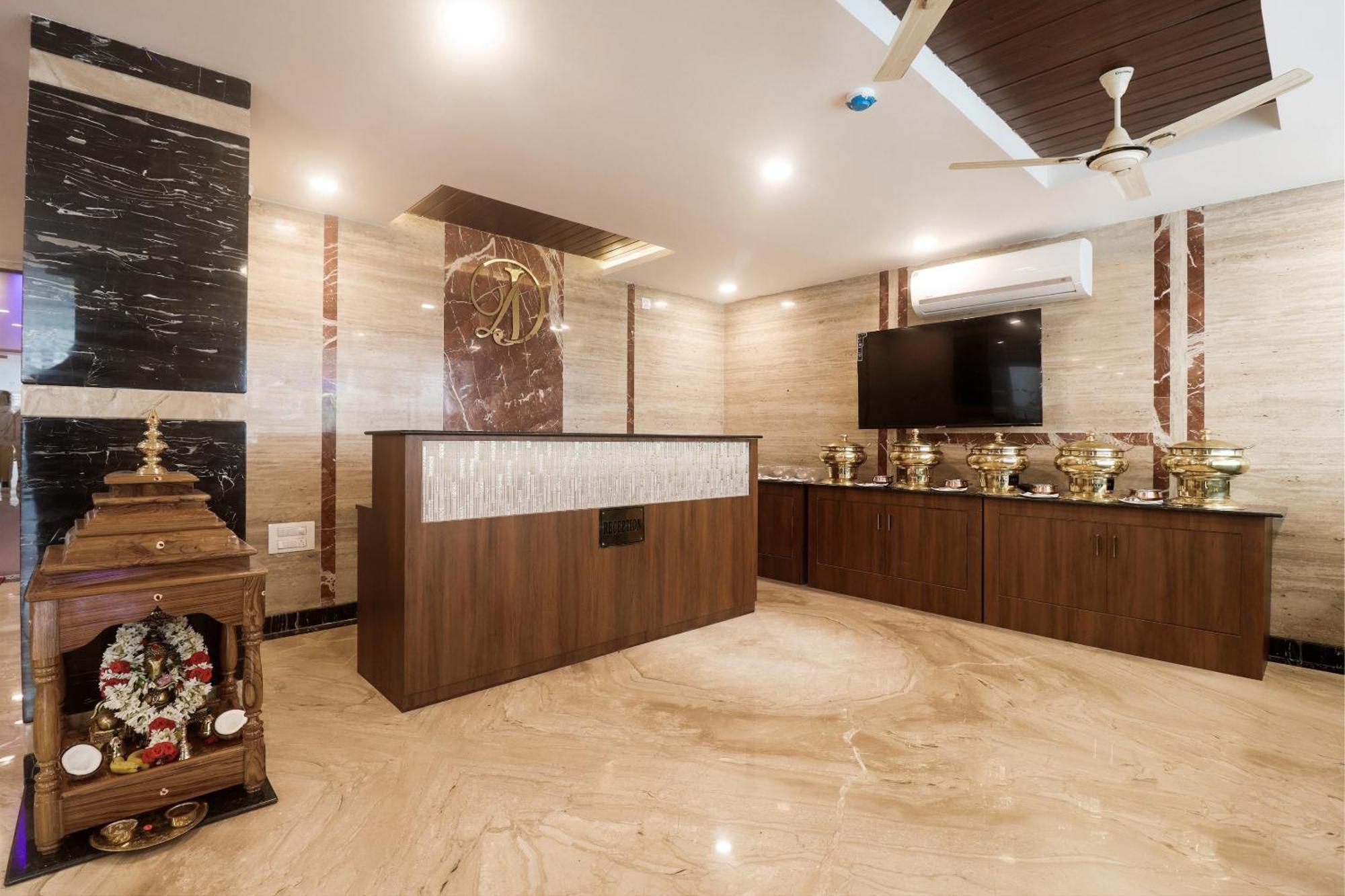 Townhouse Dj Grand Hotel Tirupati Ngoại thất bức ảnh