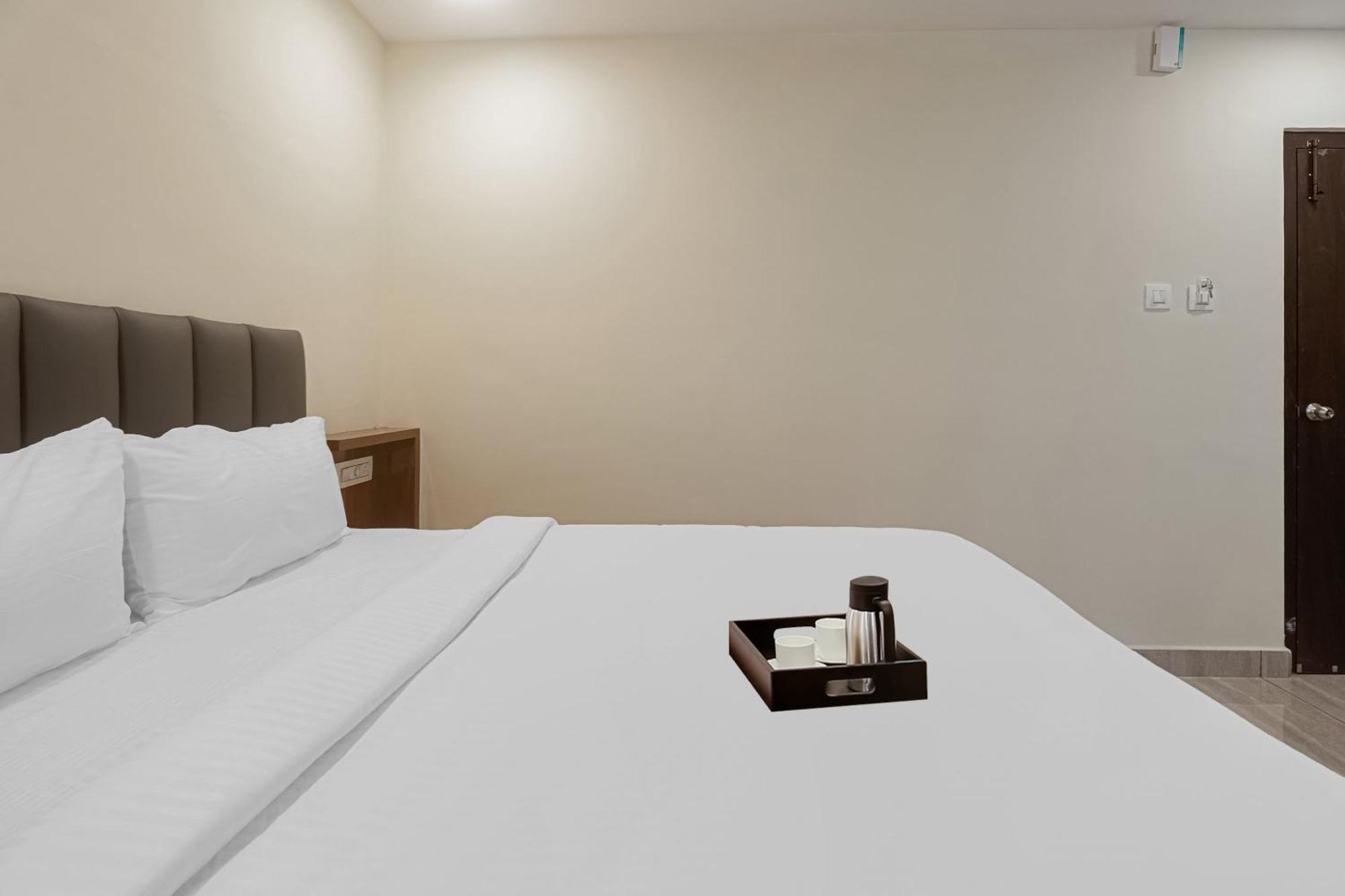 Townhouse Dj Grand Hotel Tirupati Ngoại thất bức ảnh