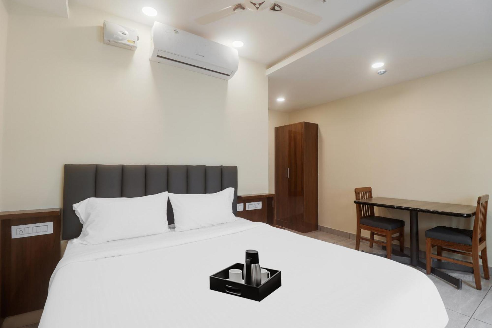 Townhouse Dj Grand Hotel Tirupati Ngoại thất bức ảnh