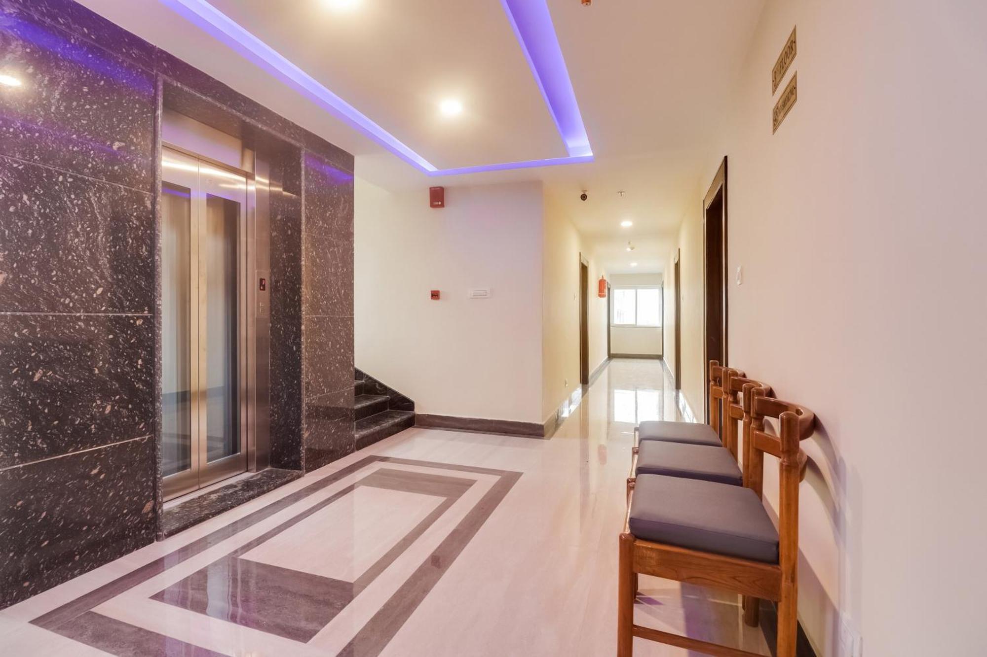 Townhouse Dj Grand Hotel Tirupati Ngoại thất bức ảnh