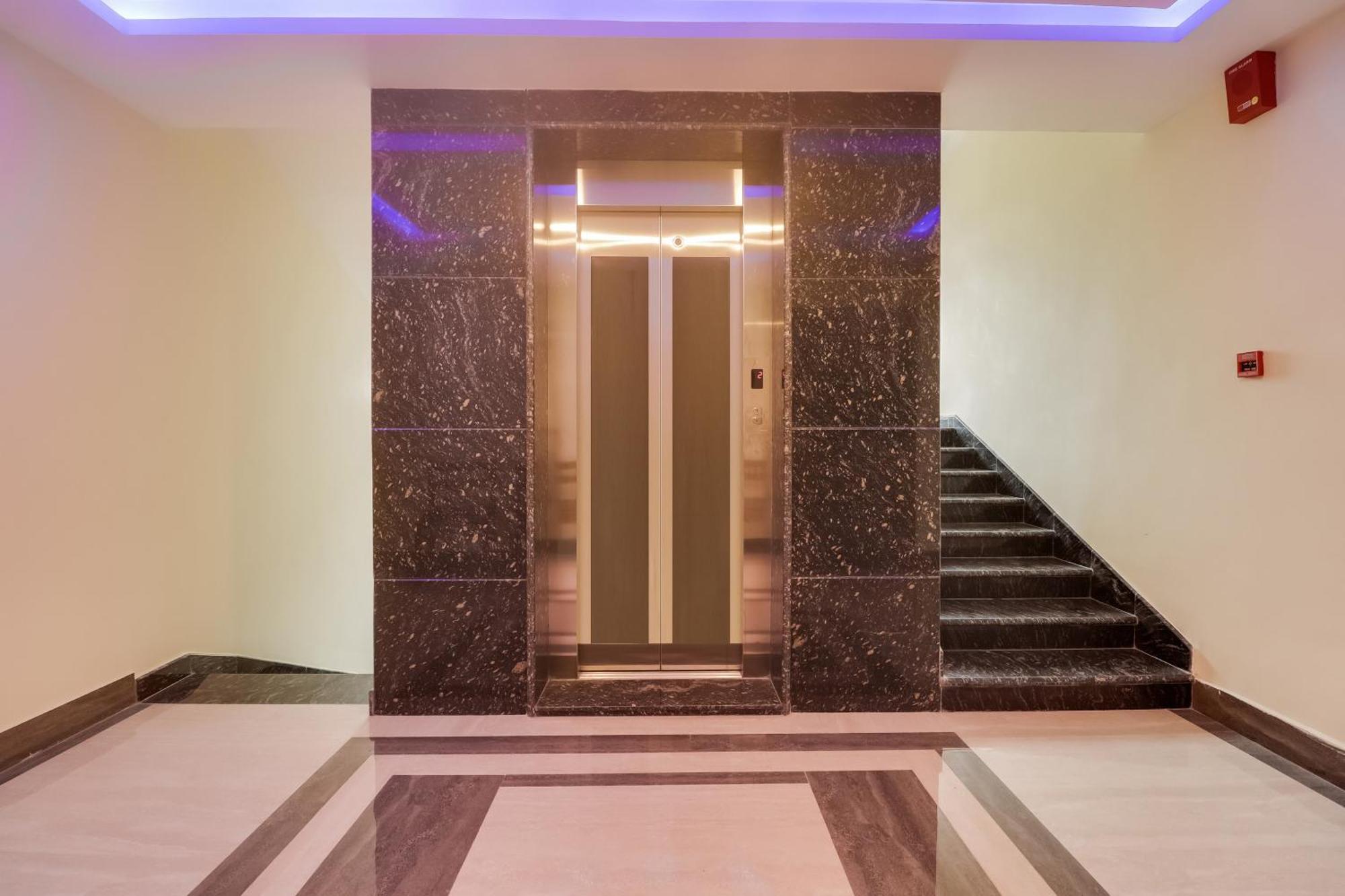 Townhouse Dj Grand Hotel Tirupati Ngoại thất bức ảnh