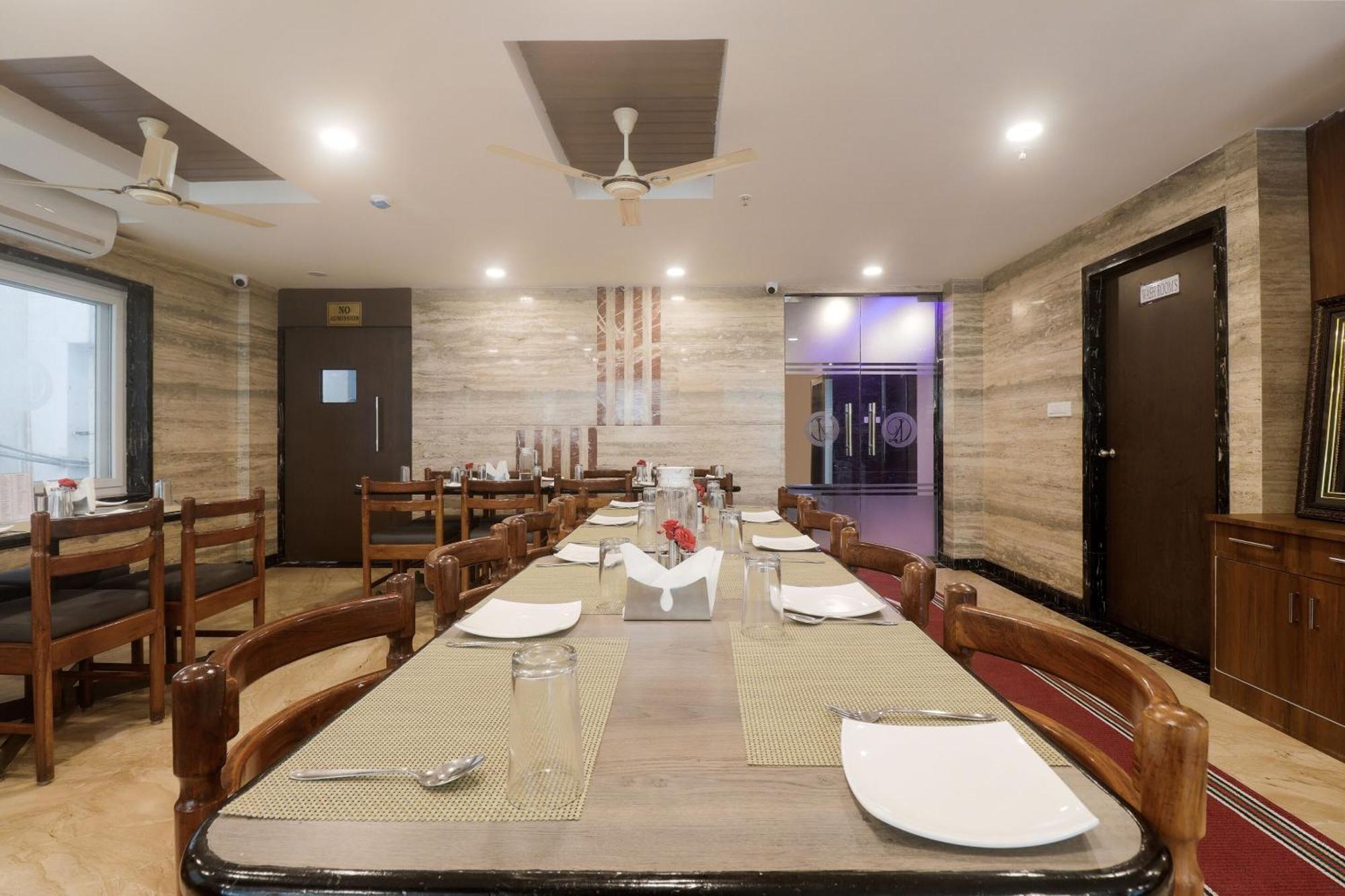 Townhouse Dj Grand Hotel Tirupati Ngoại thất bức ảnh